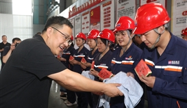 省總工會(huì)副主席杜長(zhǎng)江到德勝釩鈦慰問調(diào)研