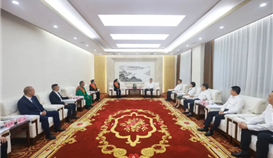 樂山新聞網(wǎng)5月7日?qǐng)?bào)道：趙波趙迎春賴淑芳黃平林會(huì)見我市受表彰的全國全省勞動(dòng)模范和先進(jìn)工作者代表