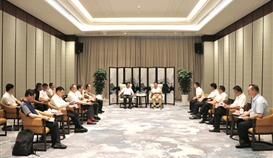 楚雄州委副書記、州長張文旺到集團洽談交流